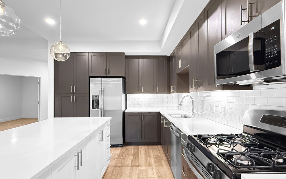 B7 - 2 bedroom floor plan layout with 2.5 bathrooms and 1513 square feet (Bathroom, 2D)